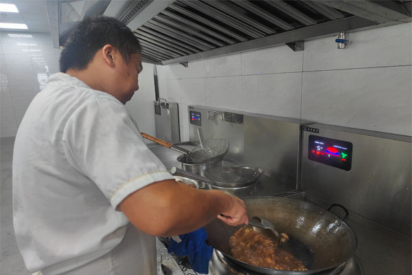 1753839482122965.jpg 厨师1.jpg